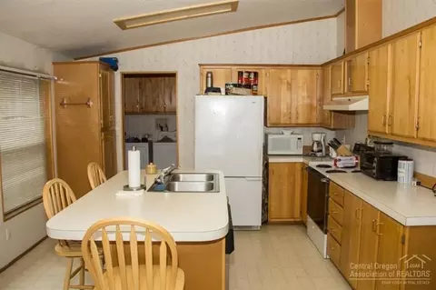 61643 Cherrywood Ln, Bend, OR 97702 photo 7