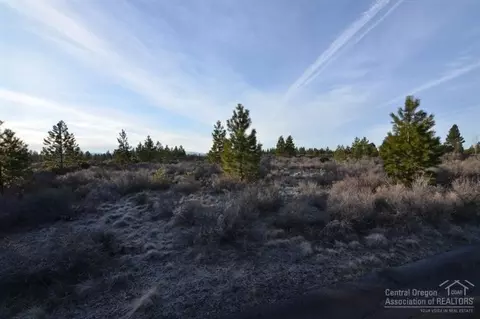 60925 Bachelor View Dr, Bend, OR 97702 photo 4