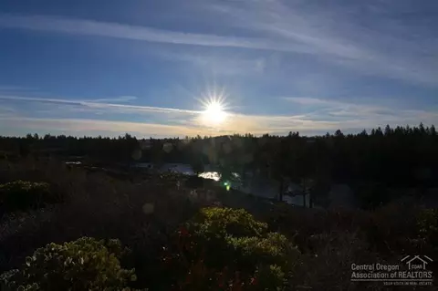 60925 Bachelor View Dr, Bend, OR 97702 photo 2