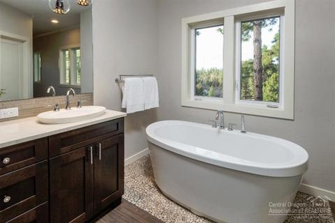 63147 Riverstone Dr, Bend, OR 97701 photo 16
