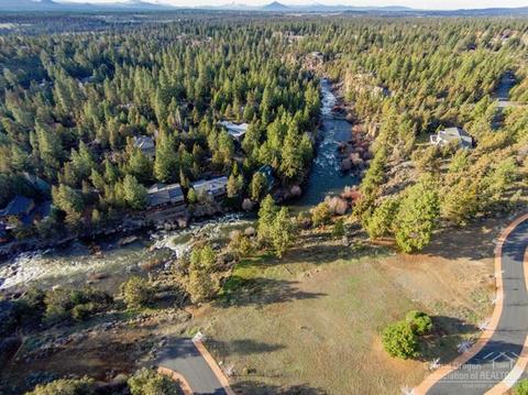 63147 Riverstone Dr, Bend, OR 97701 photo 3