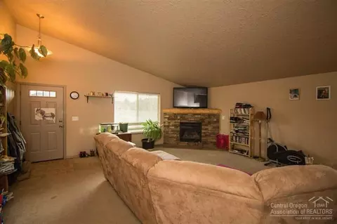 16446 Cassidy Dr, La Pine, OR 97739 photo 5
