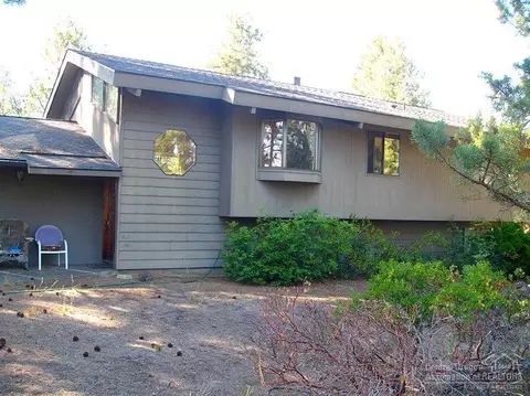 60919 Parrell Rd, Bend, OR 97702 photo 2