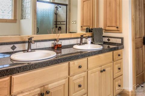 60671 SW River Bend Dr, Bend, OR 97702 photo 16