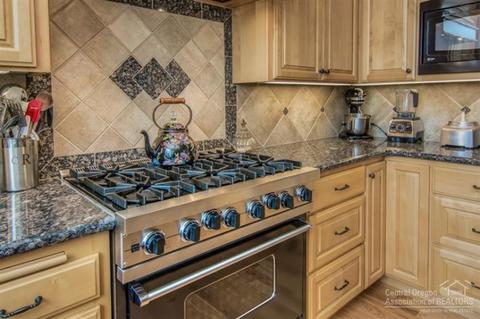 60671 SW River Bend Dr, Bend, OR 97702 photo 14