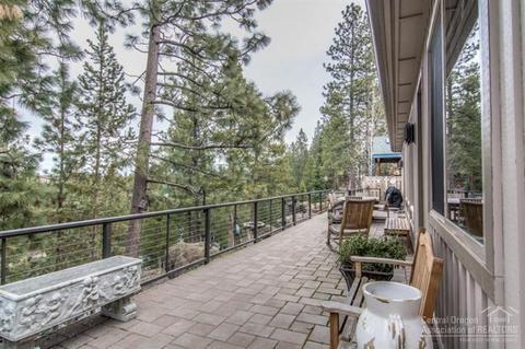 60671 SW River Bend Dr, Bend, OR 97702 photo 3