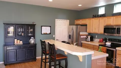2806 NE Sedalia Loop, Bend, OR 97701 photo 6
