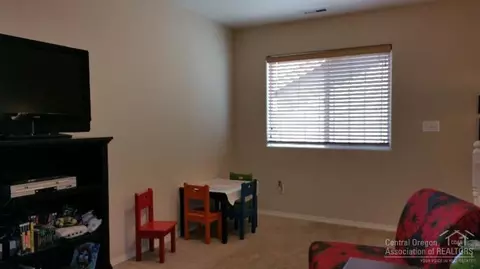2806 NE Sedalia Loop, Bend, OR 97701 photo 10