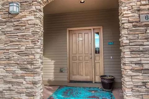 63208 Logan Ave, Bend, OR 97701 photo 2