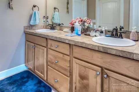 63208 Logan Ave, Bend, OR 97701 photo 14