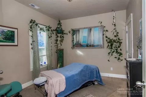 63208 Logan Ave, Bend, OR 97701 photo 4
