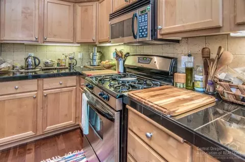 63208 Logan Ave, Bend, OR 97701 photo 10