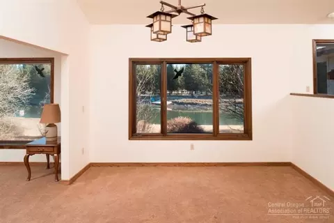 55685 Gatehouse Ln, Bend, OR 97707 photo 4