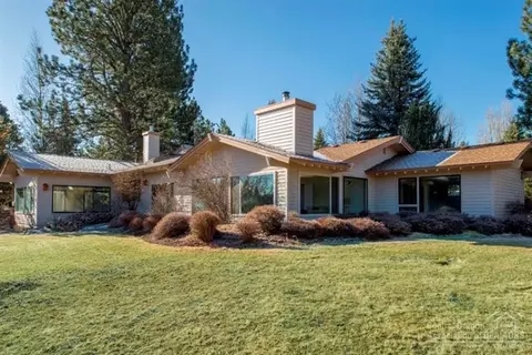 55685 Gatehouse Ln, Bend, OR 97707 photo 1