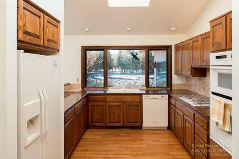 55685 Gatehouse Ln, Bend, OR 97707 photo 10