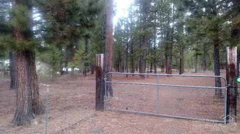 1507 Rector Dr, La Pine, OR 97739 photo 3
