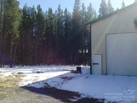 16945 Glendale, Bend, OR 97707 photo 3