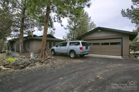 22960 Donna Ln, Bend, OR 97701 photo 6
