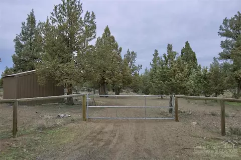 22960 Donna Ln, Bend, OR 97701 photo 9