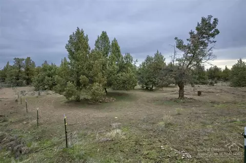 22960 Donna Ln, Bend, OR 97701 photo 11