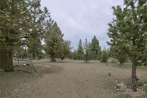 22960 Donna Ln, Bend, OR 97701 photo 15