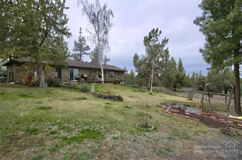 22960 Donna Ln, Bend, OR 97701 photo 5