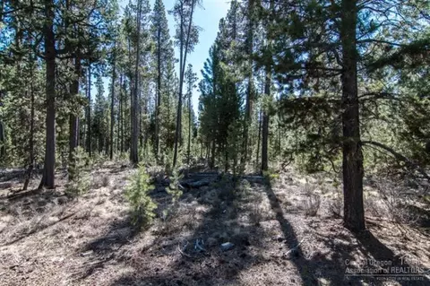 15165 Yellow Pine Loop, Bend, OR 97707 photo 4