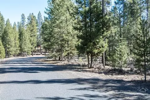 15165 Yellow Pine Loop, Bend, OR 97707 photo 1