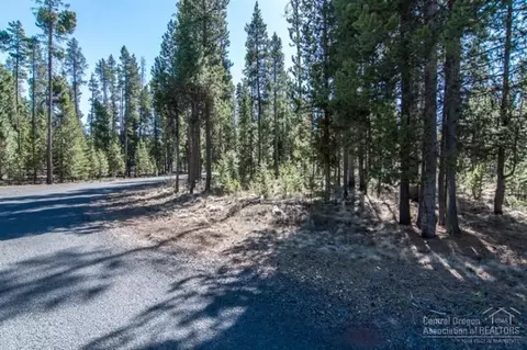 15165 Yellow Pine Loop, Bend, OR 97707 photo 5