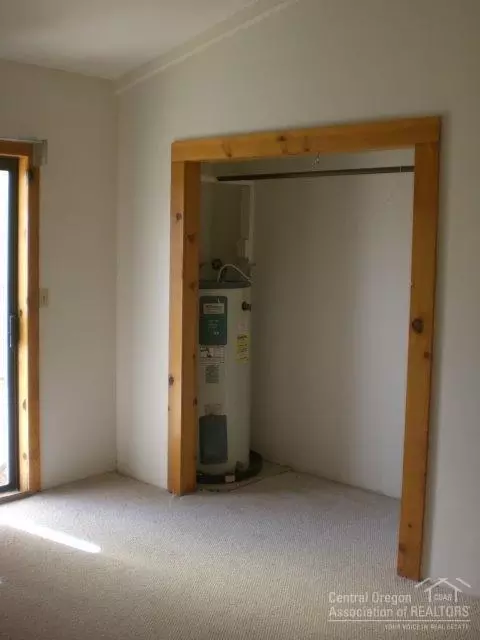 1290 SW Bent Loop, Powell Butte, OR 97753 photo 13