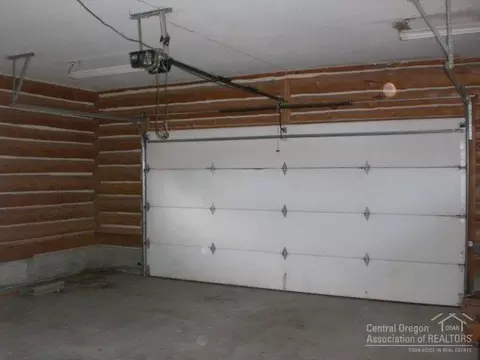 1290 SW Bent Loop, Powell Butte, OR 97753 photo 9