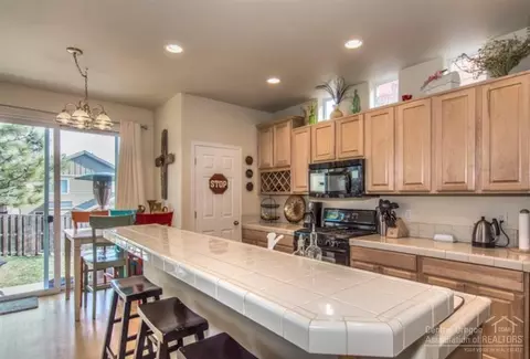 61164 Foxglove Loop, Bend, OR 97701 photo 9