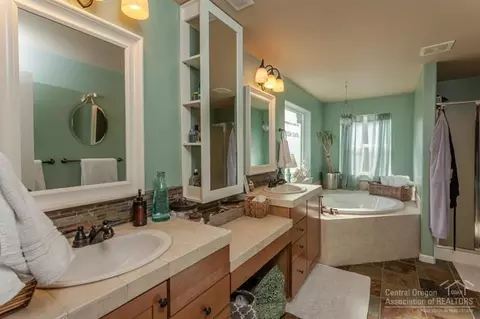 61139 Kepler St, Bend, OR 97702 photo 18