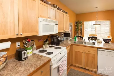 61426 Edro Pl, Bend, OR 97702 photo 5