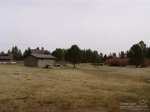 53824 Pine Grove Rd, La Pine, OR 97739 photo 2