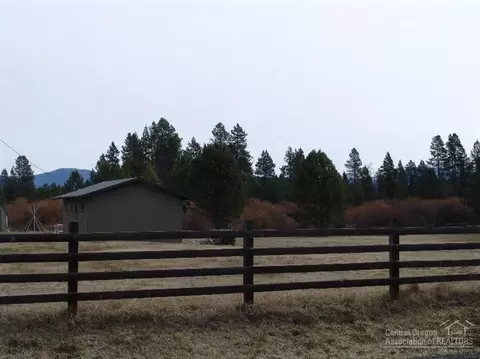 53824 Pine Grove Rd, La Pine, OR 97739 photo 4