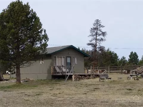 53824 Pine Grove Rd, La Pine, OR 97739 photo 3