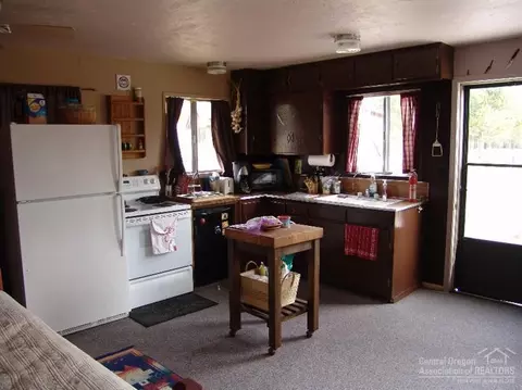 53824 Pine Grove Rd, La Pine, OR 97739 photo 8