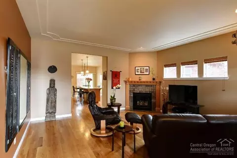 2609 NW High Lakes Loop, Bend, OR 97701 photo 2