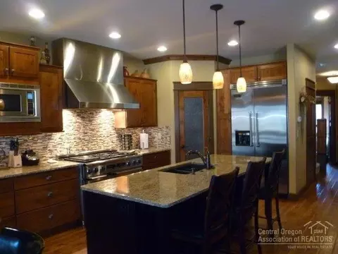 63376 Tristar Dr, Bend, OR 97701 photo 7