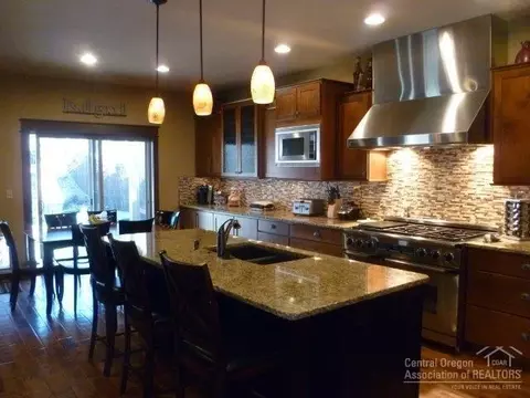 63376 Tristar Dr, Bend, OR 97701 photo 6