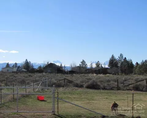 65211 94th St, Bend, OR 97701 photo 2