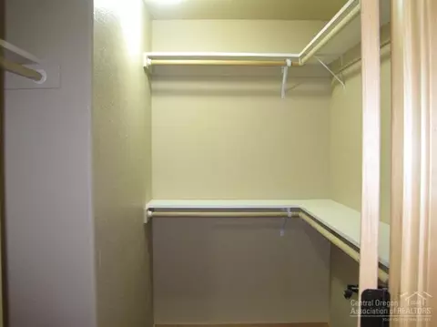 19585 Apache Rd, Bend, OR 97702 photo 13