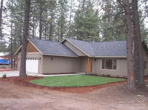 19585 Apache Rd, Bend, OR 97702 photo 1