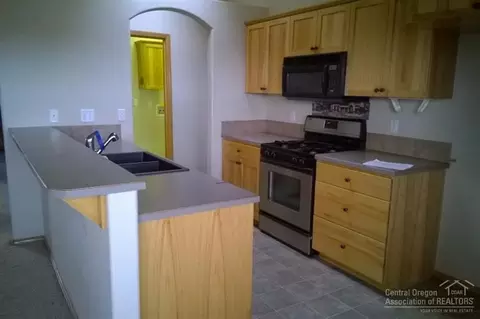20581 Dylan Loop, Bend, OR 97702 photo 3