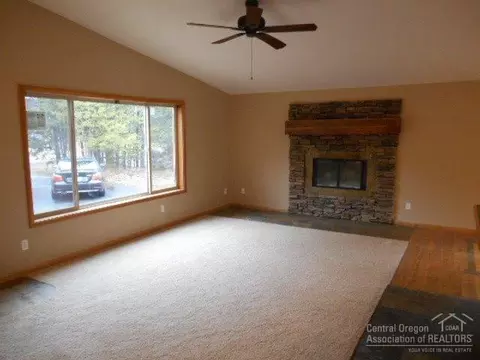 17315 Canvasback Dr, Bend, OR 97707 photo 2
