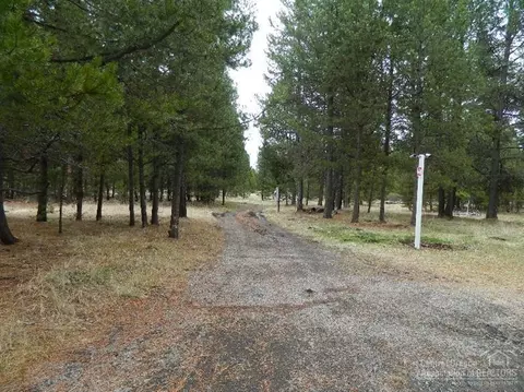 15415 Deer Ave, La Pine, OR 97739 photo 4