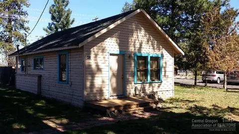 402 E Main Ave, Sisters, OR 97759 photo 2