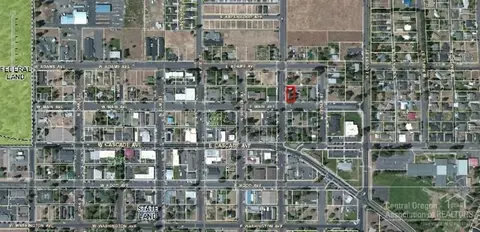 402 E Main Ave, Sisters, OR 97759 photo 12