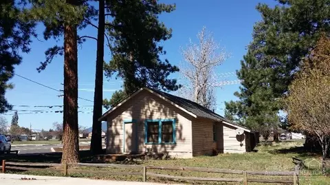 402 E Main Ave, Sisters, OR 97759 photo 4